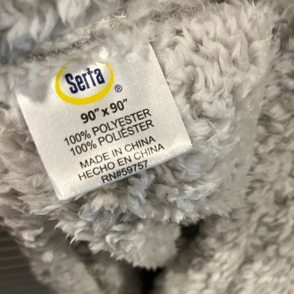 Serta Sherpa Blanket - Picture 6 of 7